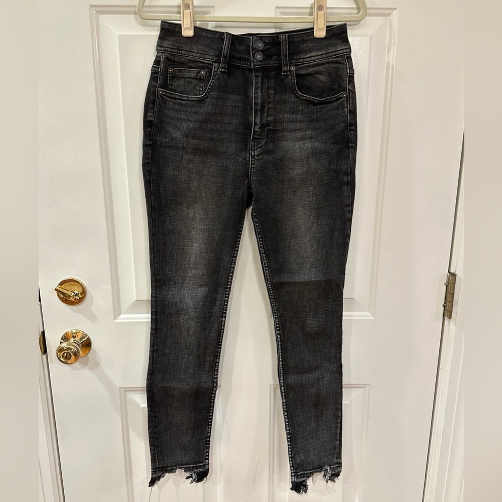 Free People - Classic High Rise Ankle Cropped Raw Hem Skinny Jeans - Size 28